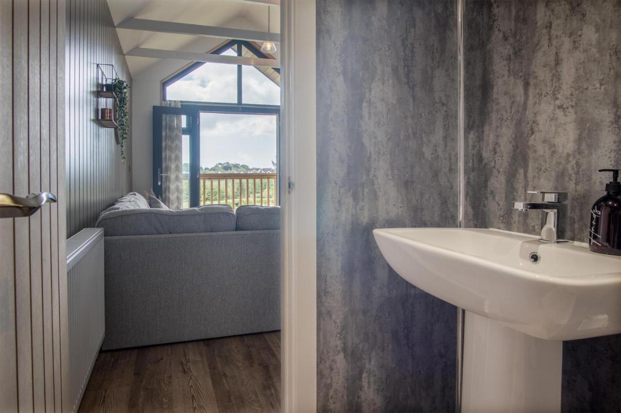 Cabin In The Woods - 1 Bedroom Lodge - Kilgetty Stepaside  Exterior foto
